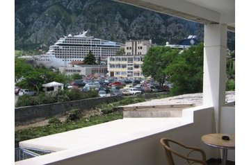 Muntenegru Privát Kotor, Exteriorul